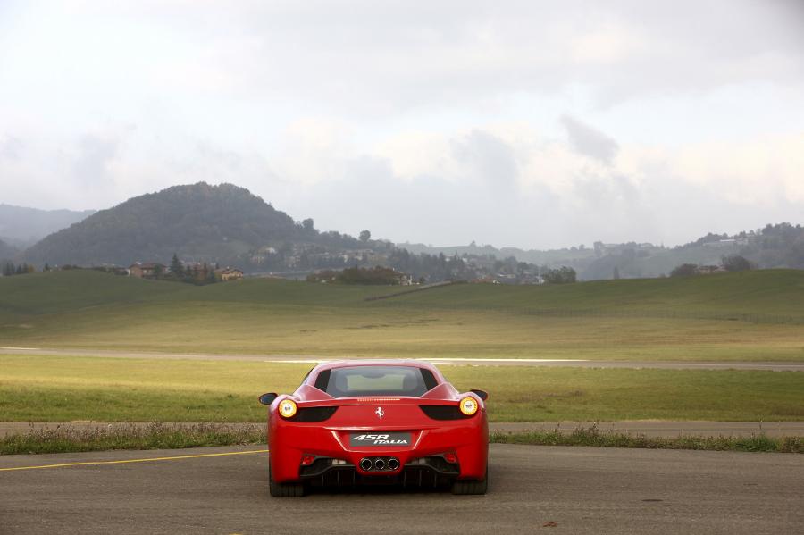  Ferrari 458 Italia 2009 года  (фото 85 из 162)